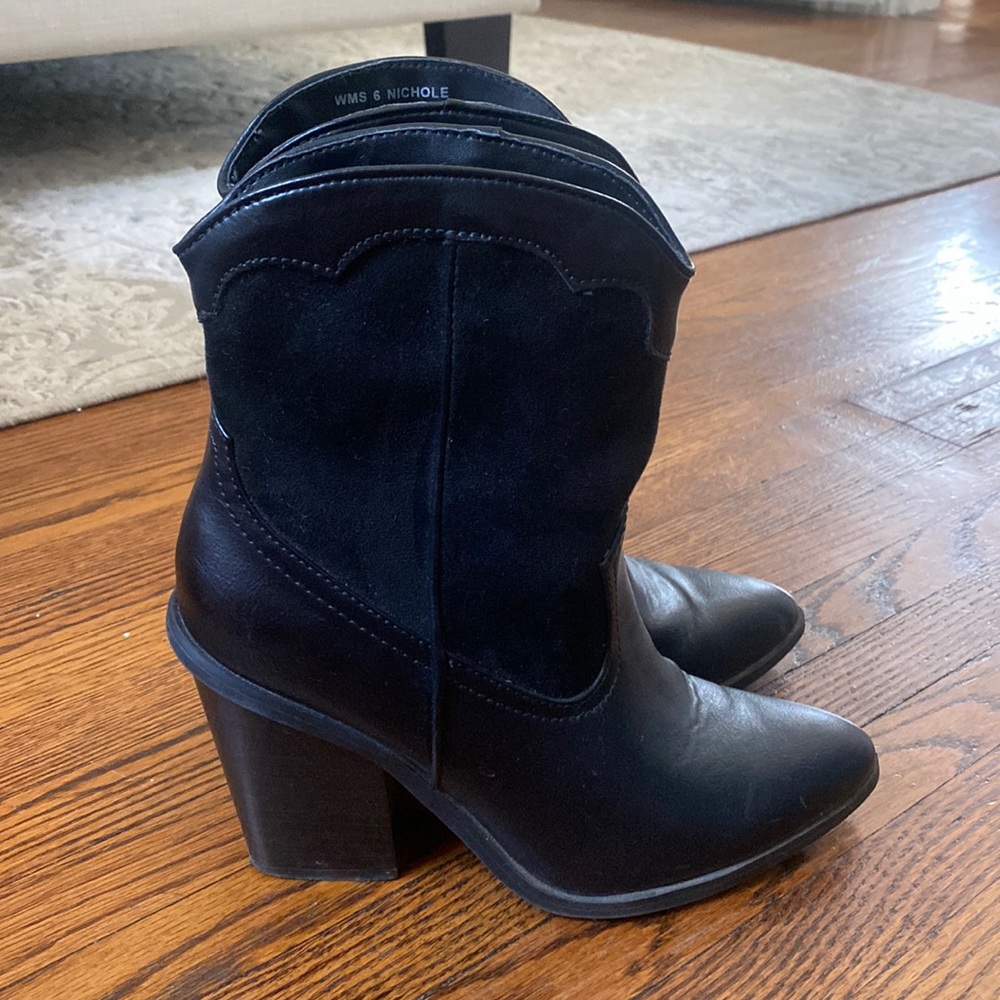 Dolce Vita DV Black Suede Nichole Ankle Cowboy Boots Heeled Womans Size 6